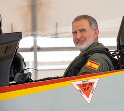 Su Majestad el Rey en el E.27 Pilatus